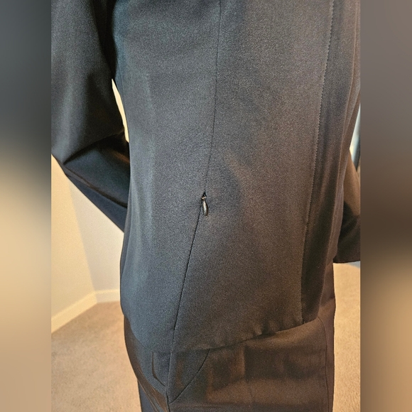 Size 4 Brian Bailey (for Holt Renfrew) Fitted Black Suit with Pencil Skirt - Picture 4 of 16